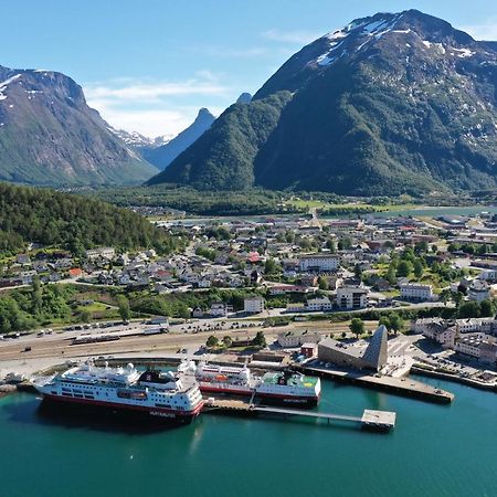 Andalsnes Sentrum 1-Room Apartment No3 Exterior photo